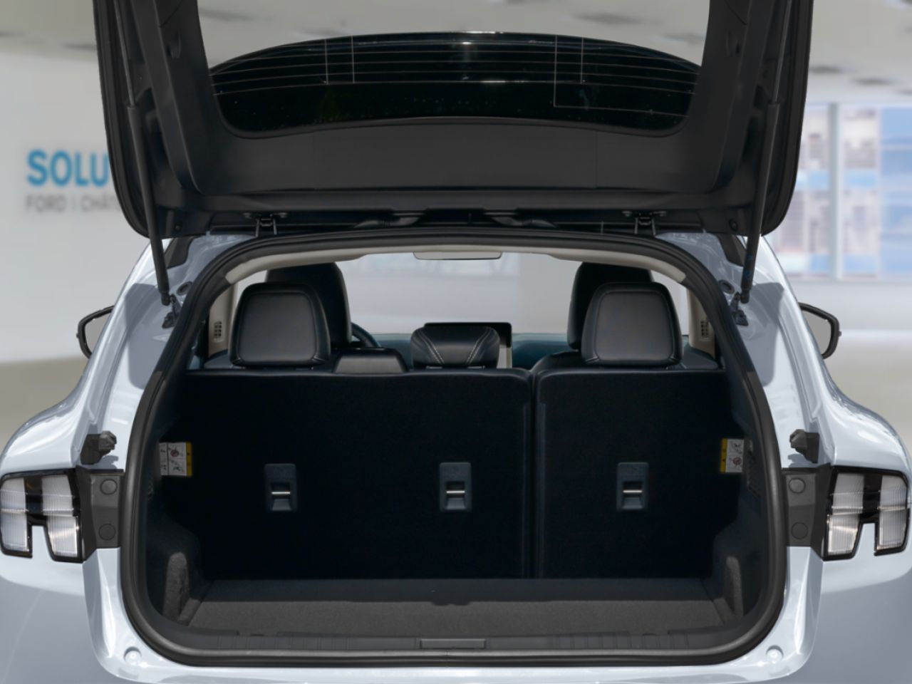 2026 Ford Mustang Mach-E Shadow Black Ch&acirc;teauguay - photo #5
