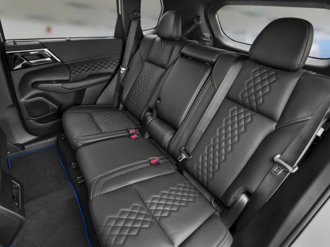 2026 MITSUBISHI Outlander Plug-In Hybrid White Diamond/Black Roof Sainte-Agathe-des-Monts - photo #12