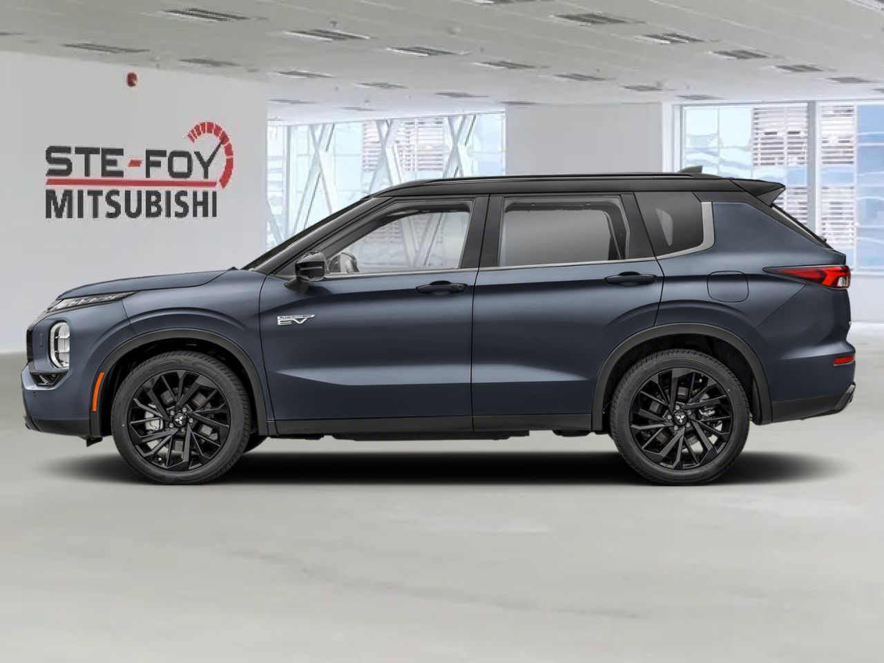 Mitsubishi Outlander PHEV GT NOIR 2025 Gris graphite/toit noir Ville de Québec - photo #2