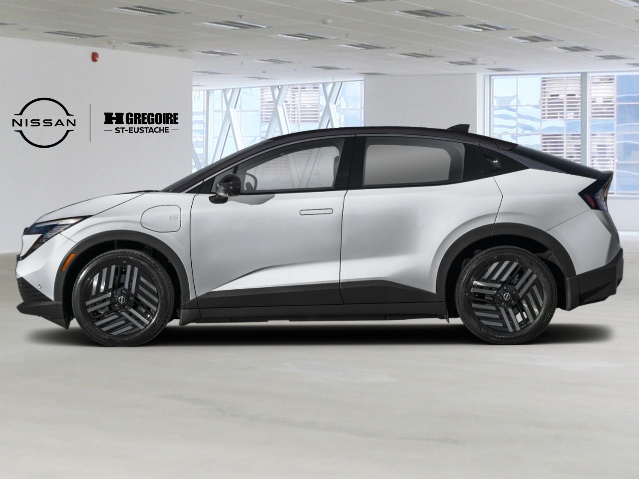 2026 Nissan LEAF Everest White Pearl Tricoat/Black Saint-Eustache - photo #1