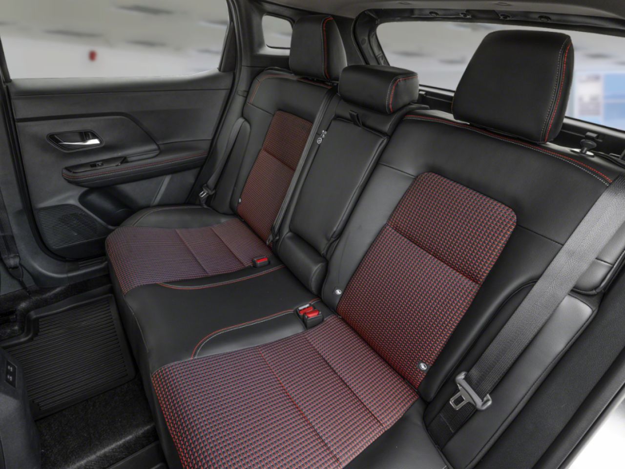 Nissan Kicks 2026 Blanc d'Aspen triple couche/Noir intense Saint-Eustache - photo #10
