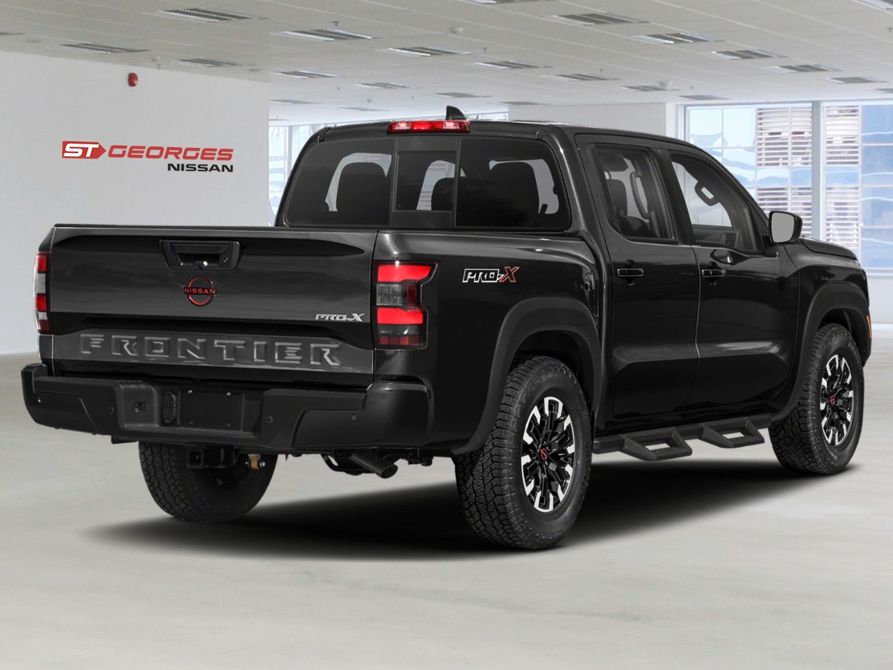 2023 Nissan Frontier Black Saint-Georges - photo #2