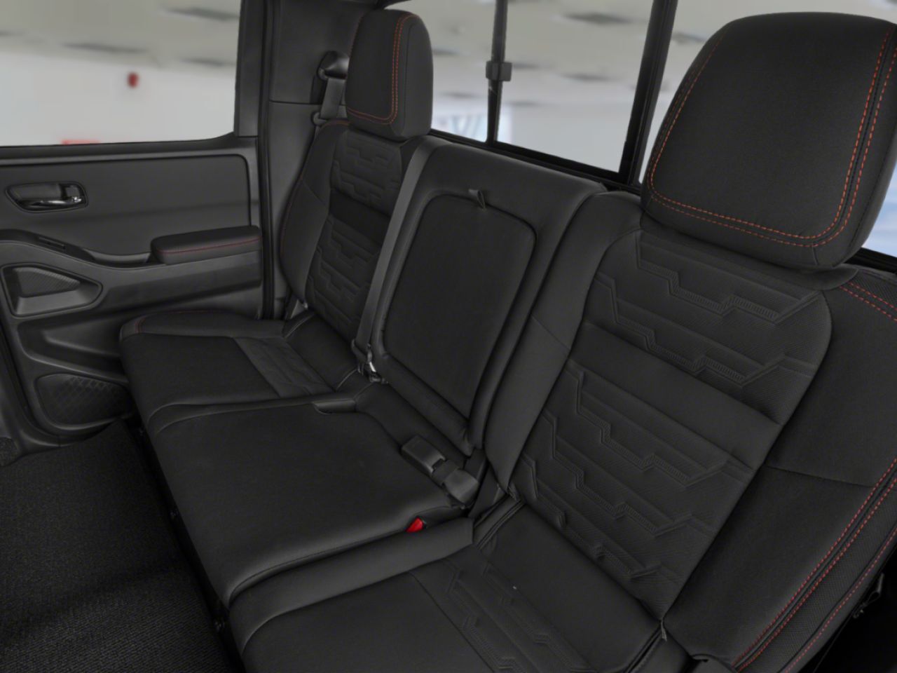 2023 Nissan Frontier Black Saint-Georges - photo #4