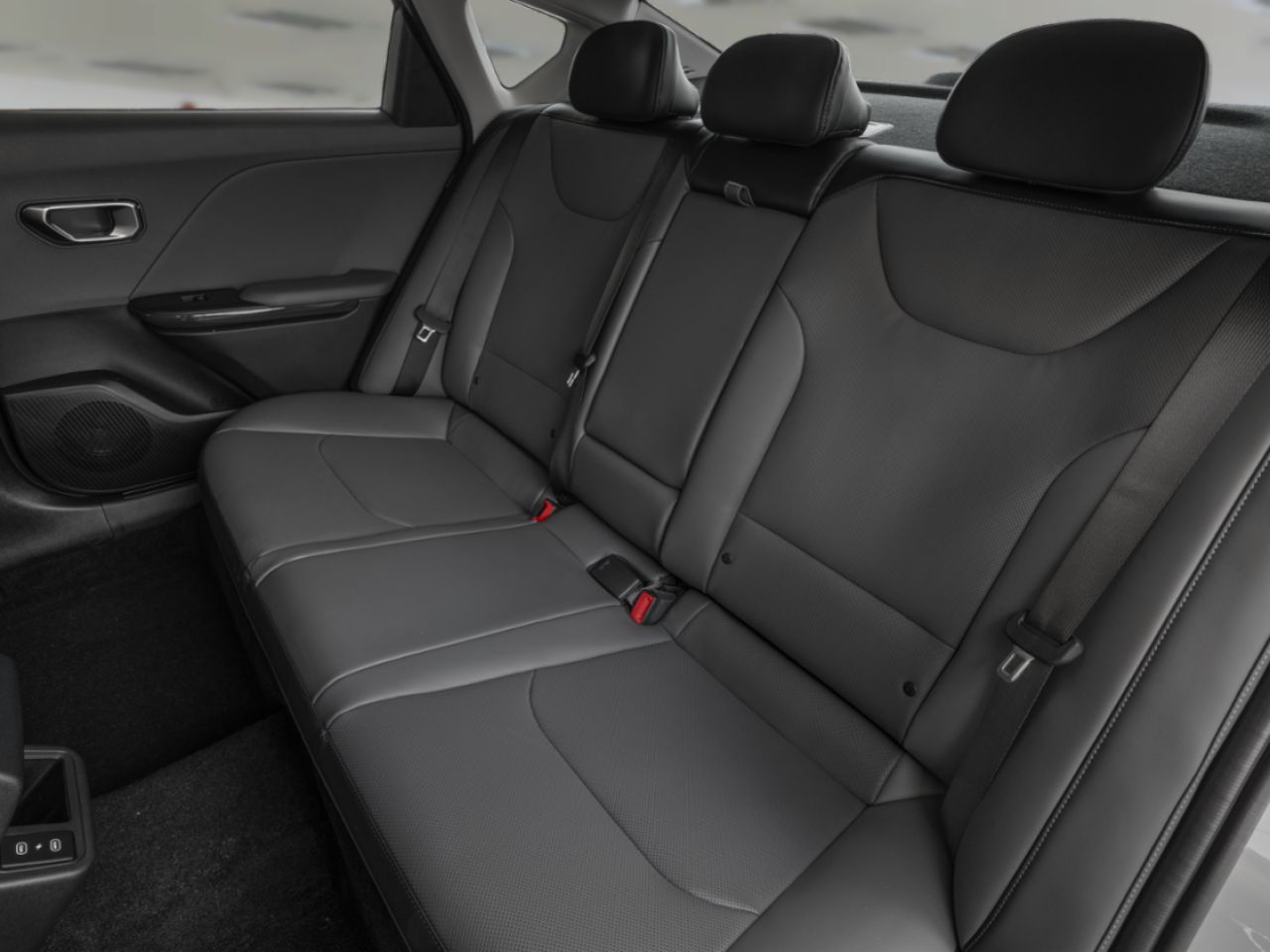 KIA K4 2026 Blanc neige nacr&eacute; Gatineau - photo #5