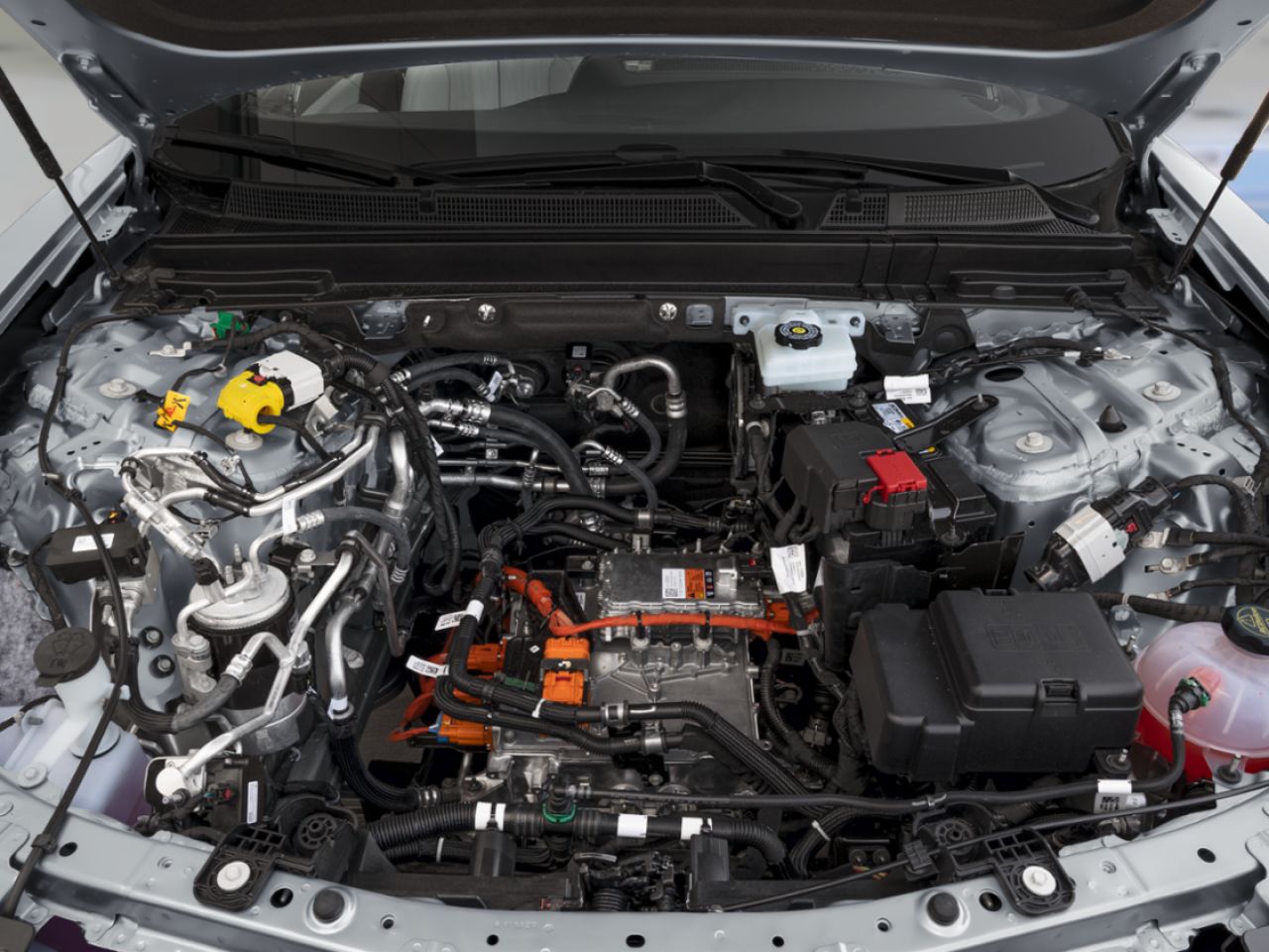 2026 CADILLAC LYRIQ LYRIQ ELECTRIC PREMIUM SPORT AWD (1SJ) Radiant Red Tintcoat Laval - photo #12