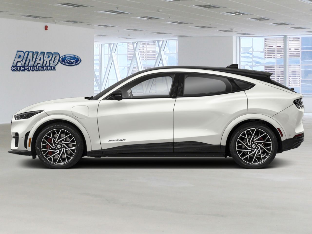 2025 Ford Mustang Mach-E Star White Metallic Tri-Coat Sainte-Julienne - photo #2