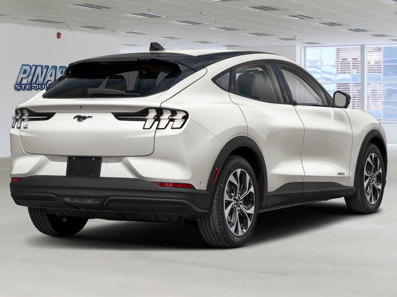 2025 Ford Mustang Mach-E Star White Metallic Tri-Coat Sainte-Julienne - photo #1