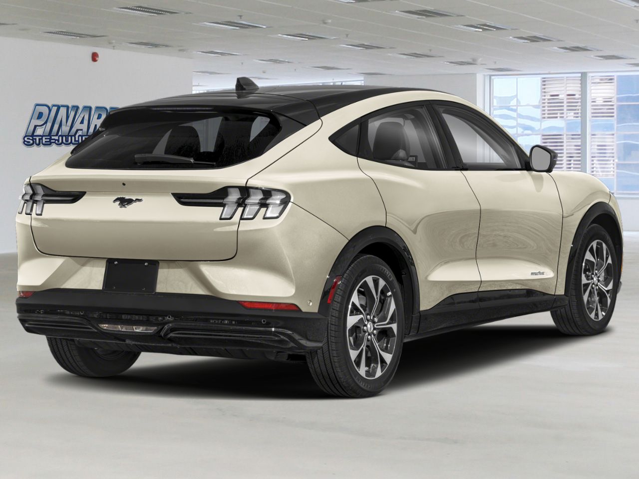 2025 Ford Mustang Mach-E Desert Sand Sainte-Julienne - photo #1