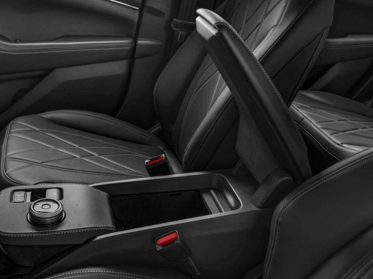 2025 Ford Mustang Mach-E Star White Metallic Tri-Coat Sainte-Julienne - photo #3