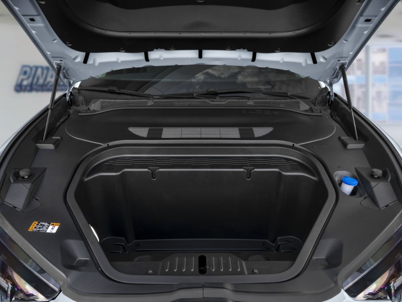 2025 Ford Mustang Mach-E Star White Metallic Tri-Coat Sainte-Julienne - photo #11