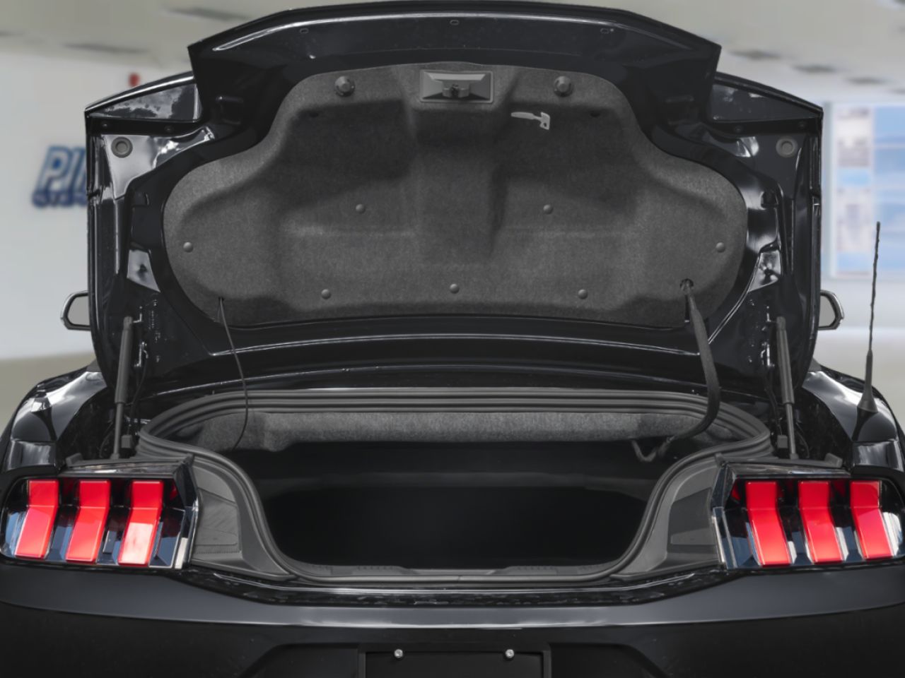 2026 Ford Mustang Carbonized Grey Metallic Sainte-Julienne - photo #7