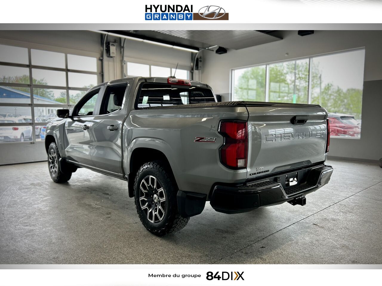 Chevrolet Colorado 2023 Gris Granby - photo #4