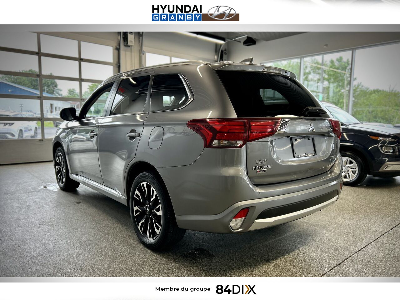 Mitsubishi Outlander PHEV 2018 Gris Granby - photo #4