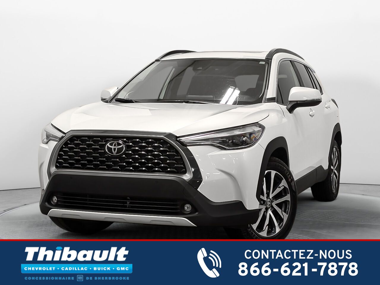 2022 Toyota Corolla Cross AWD XLE Bas Kilom&eacute;targe 1 propri&eacute;taire Cuir White Sherbrooke - photo #0