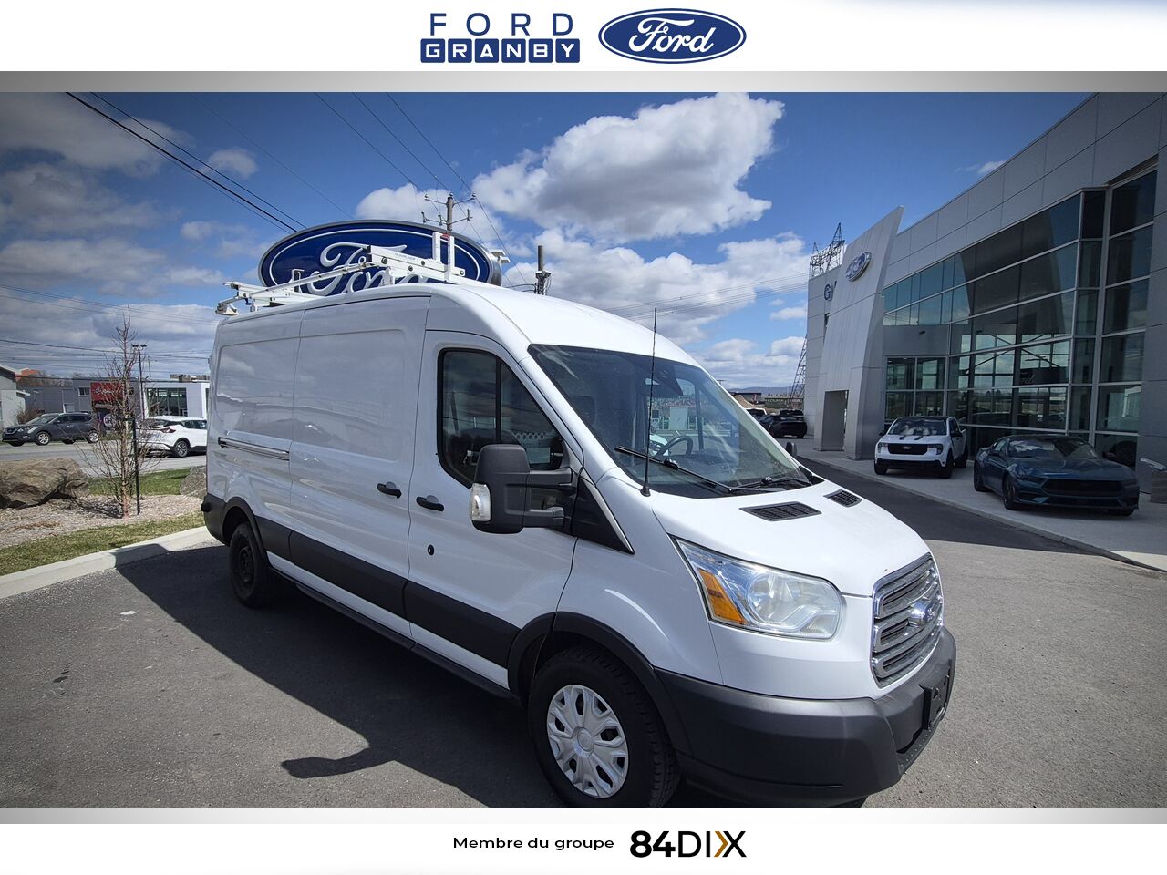 2015 Ford Transit fourgon utilitaire à vendre à Granby