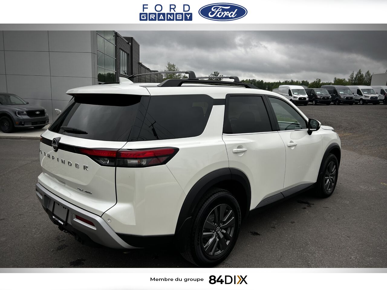 Nissan Pathfinder 2024 Blanc Granby - photo #3