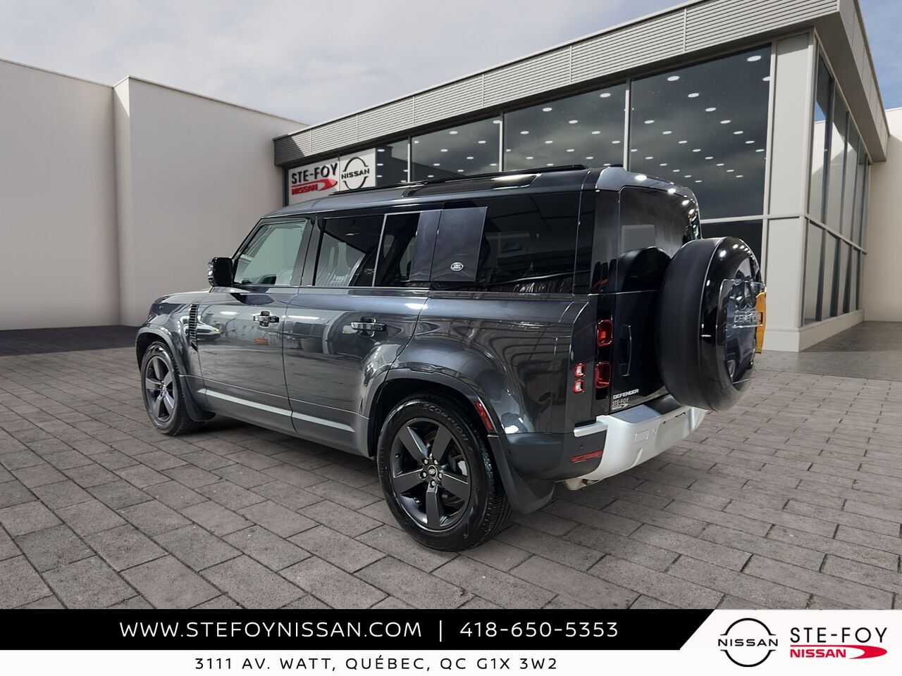 Land Rover Defender 2024 Gris Ste-Foy - photo #3