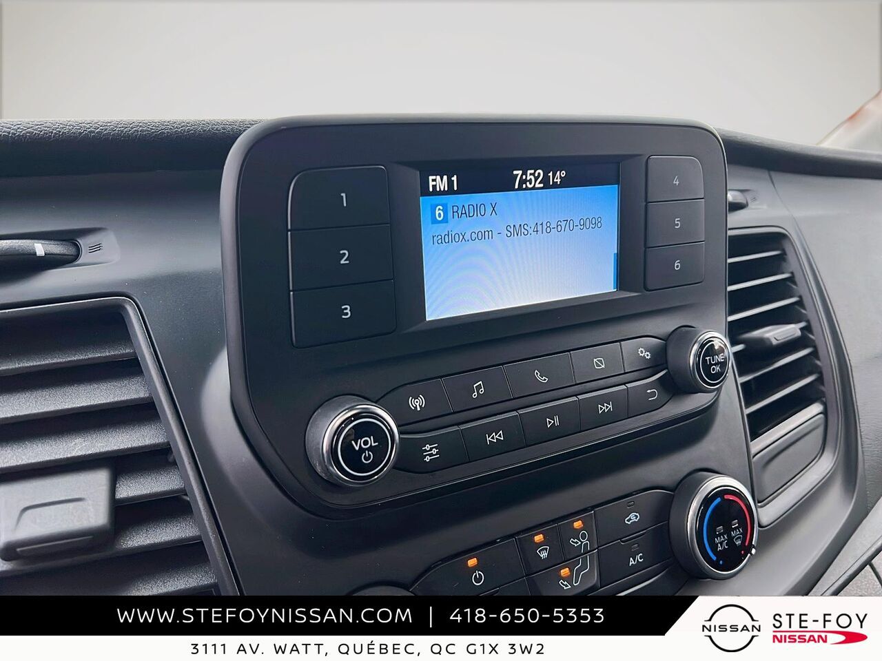 Ford Transit T-250 PA Toit Moyen 148 po 2024 Blanc Ste-Foy - photo #17