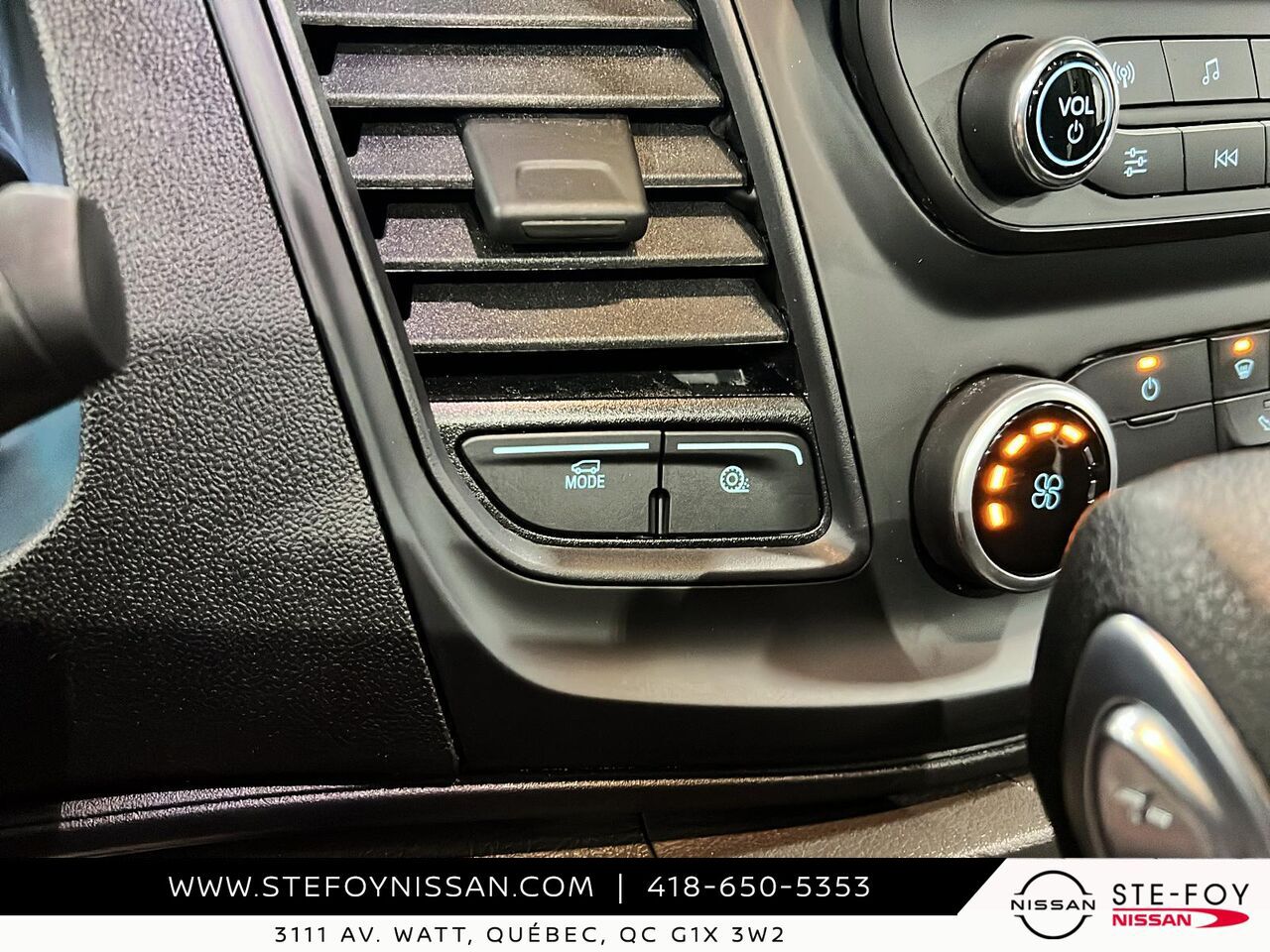 2024 Ford Transit T-250 PA toit moyen 148 po White Ste-Foy - photo #15