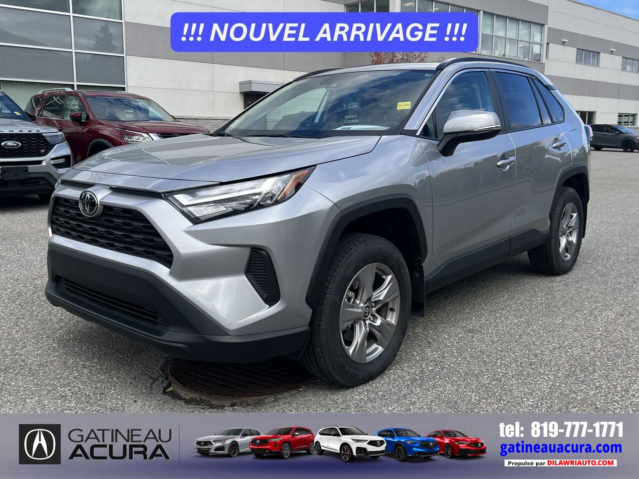 TOYOTA RAV4 XLE AWD *** UN PROPRIO + TOIT + CUIR + CLEAN CARFAX *** 2025 Argent Gatineau - photo #0