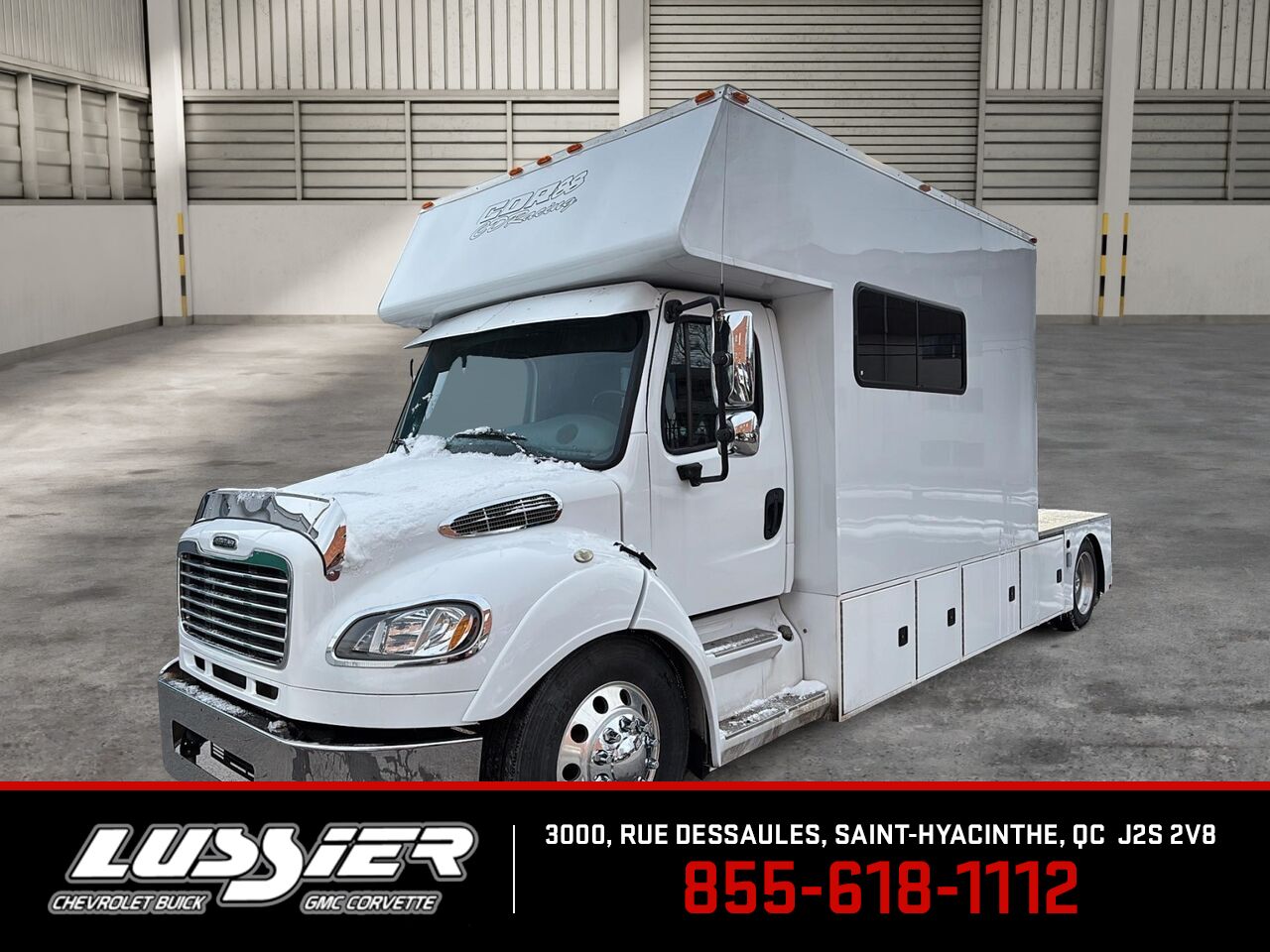 2013 Freightliner MM106