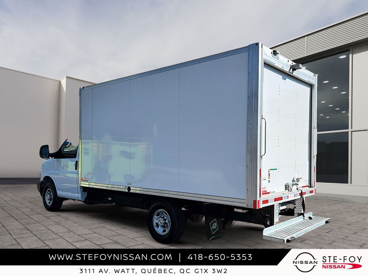 2025 Chevrolet Fourgonnette commerciale tronqu&eacute;e Express White Ste-Foy - photo #3