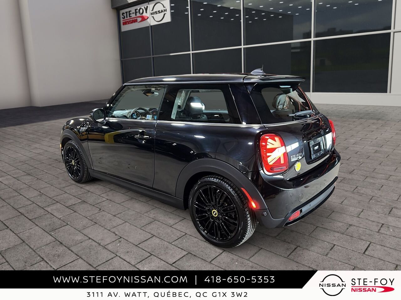 2023 MINI 3 portes COOPER SE ELECTRIQUE DUAL MOONROOF Black Ste-Foy - photo #3