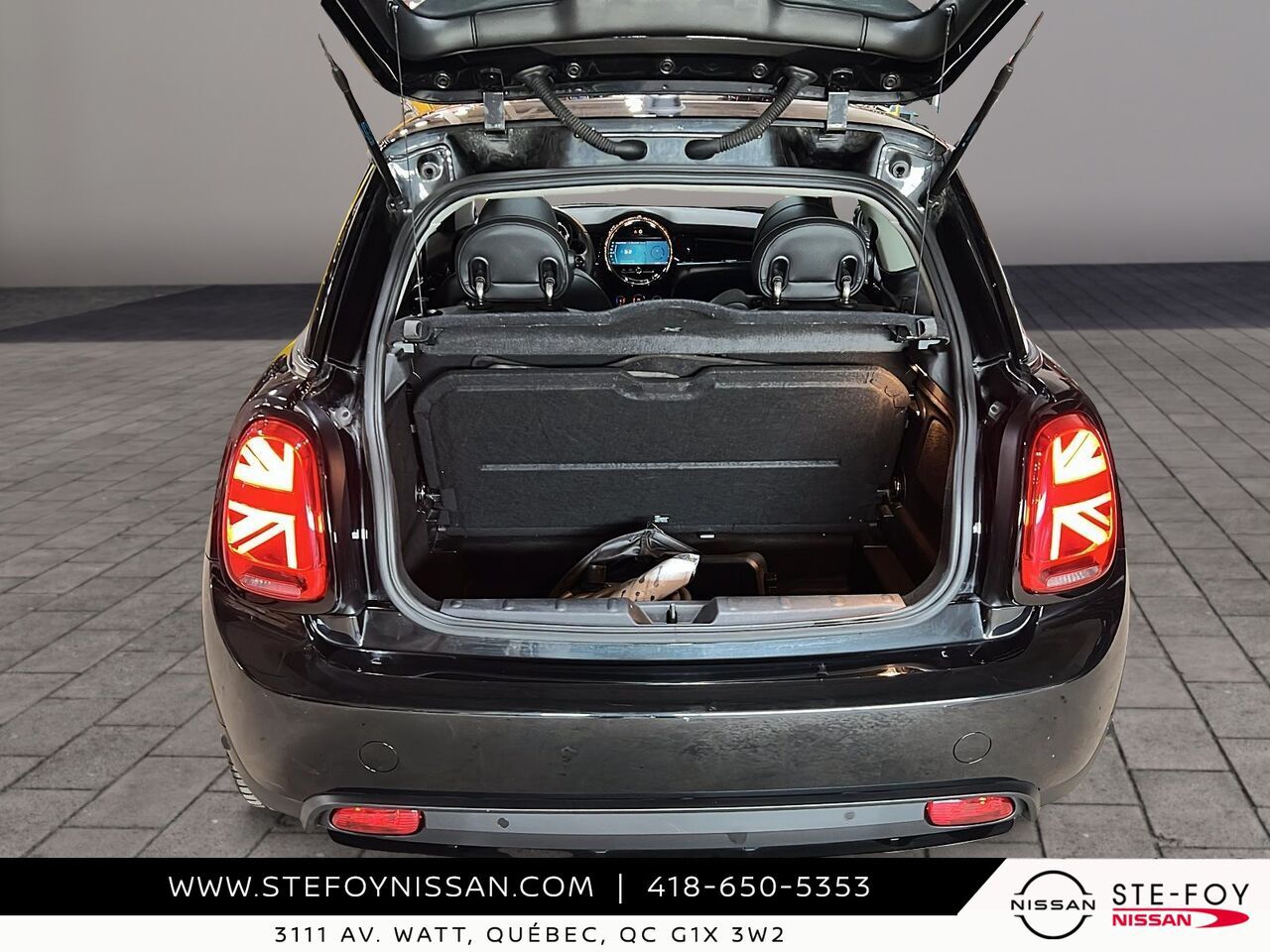 2023 MINI 3 portes COOPER SE ELECTRIQUE DUAL MOONROOF Black Ste-Foy - photo #5