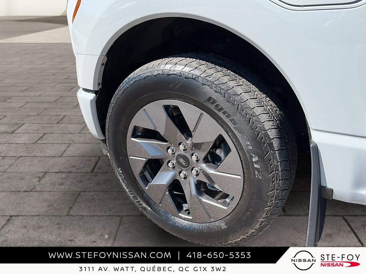 Ford F-150 Lightning FLASH LONG RANGE 2024 Gris Ste-Foy - photo #6
