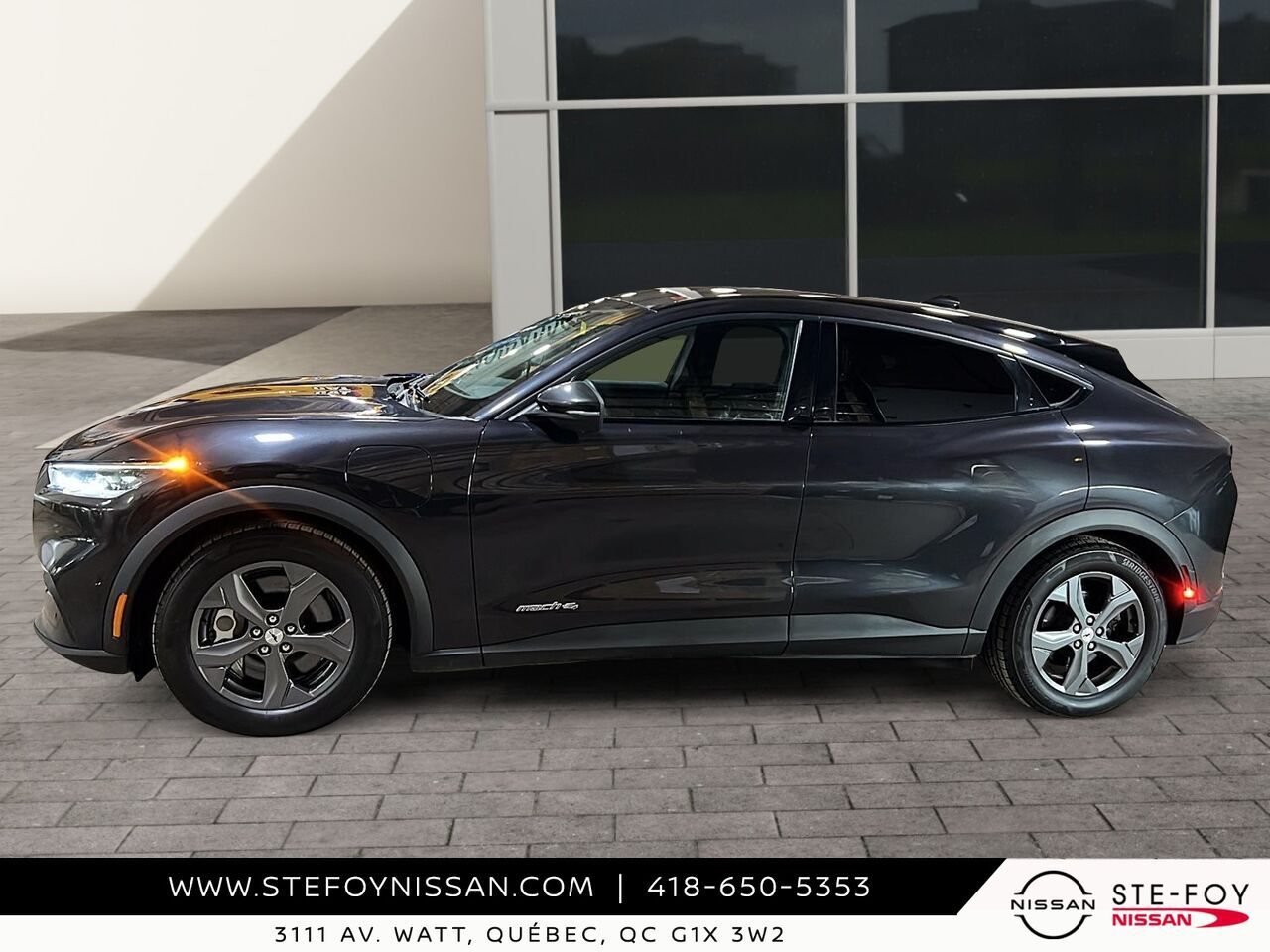 2022 Ford Mustang Mach-E select Black Ste-Foy - photo #4