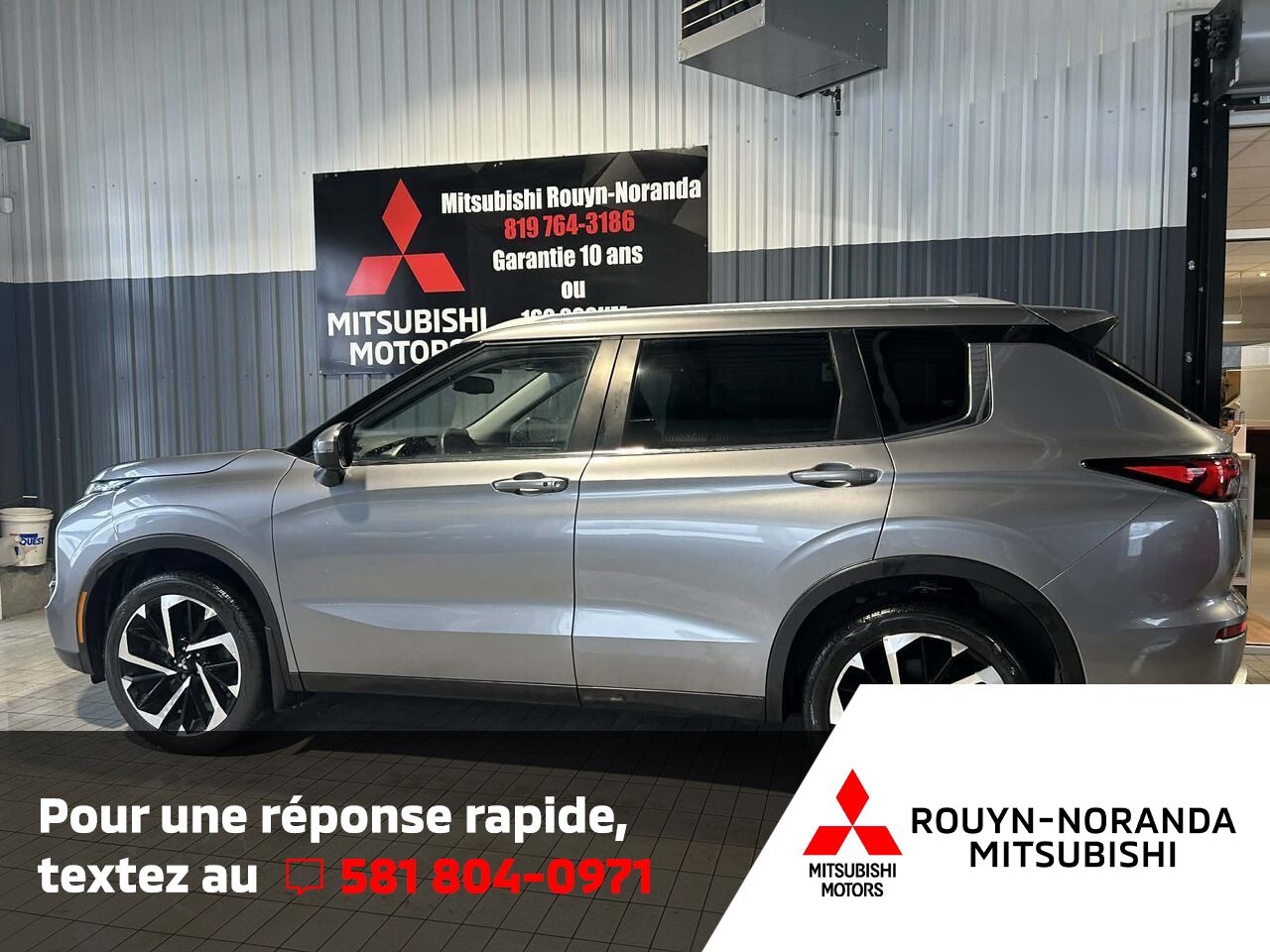 2023 Mitsubishi Outlander Grey Rouyn-Noranda - photo #2
