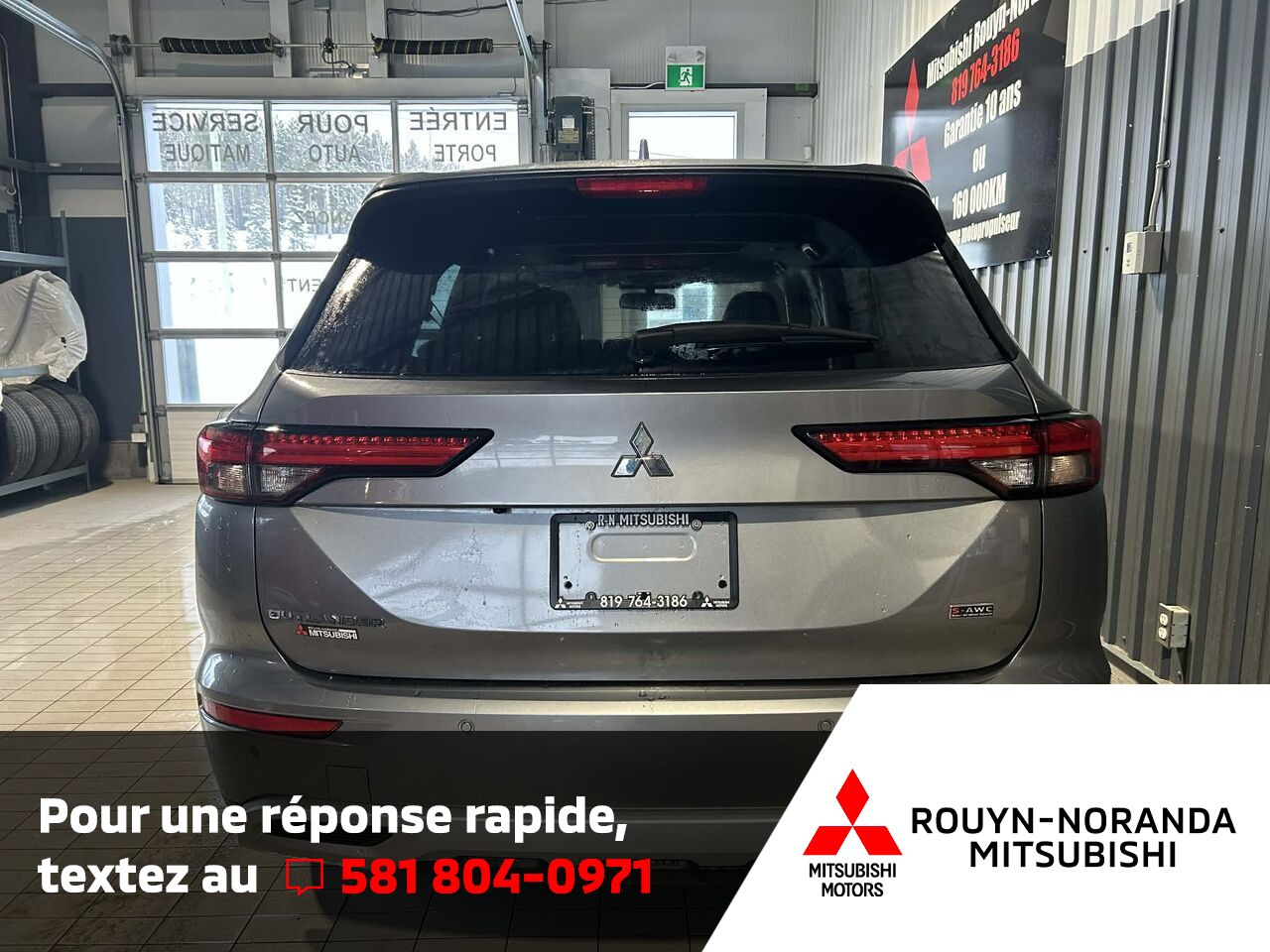 2023 Mitsubishi Outlander Grey Rouyn-Noranda - photo #3